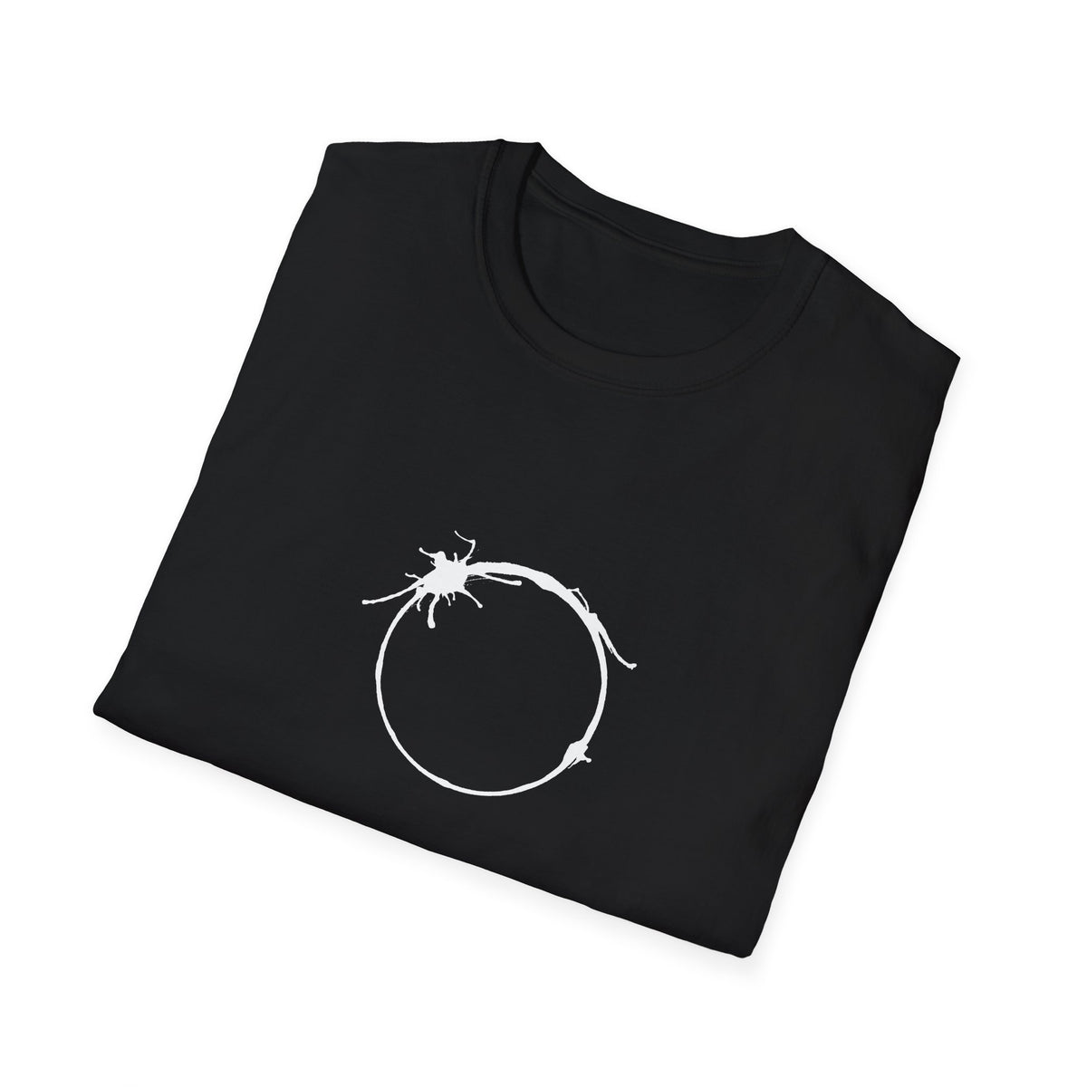 Folded black Heptapod unisex T-shirt with circular alien language graphic inspired by Arrival — Gefaltetes schwarzes Heptapod-Unisex-T-Shirt mit kreisförmiger Alienschrift, inspiriert von Arrival